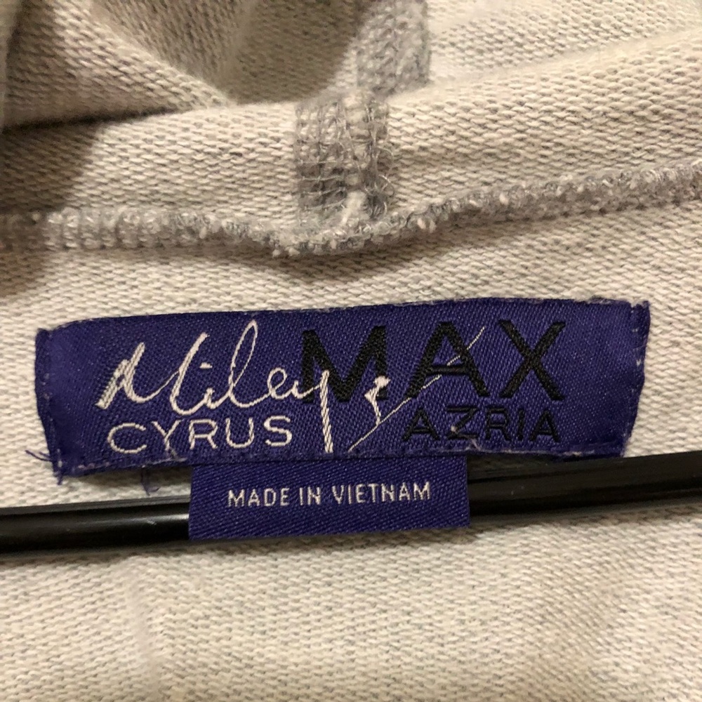 Miley Cyrus sleeveless Jacket